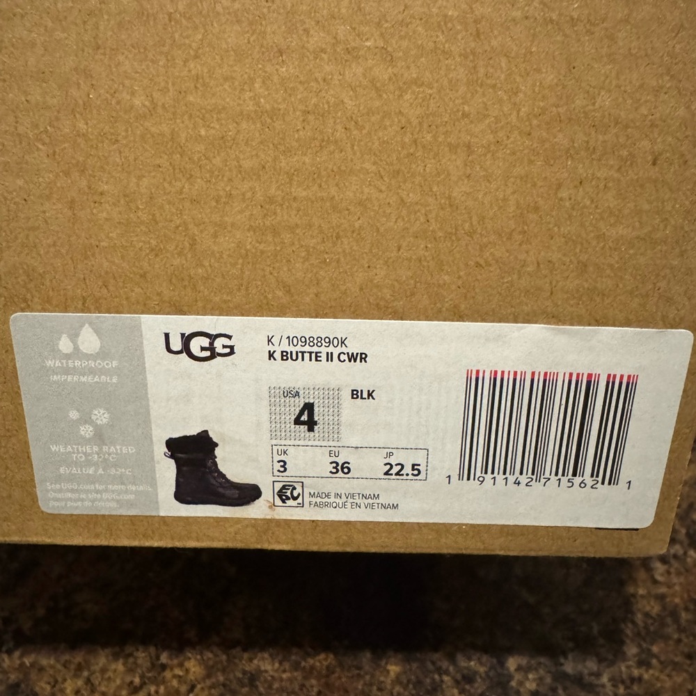 Uggs youth winter boots